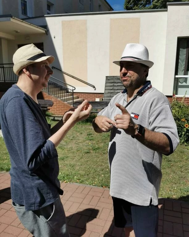 Marcin Miller Boys z wizytą w Domu Pomocy Społecznej w Kołobrzegu! Gwiazdor disco polo pokazał wielkie serce [Zdjęcia]