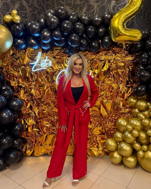 Najbardziej odważna wokalistka disco polo? Jesika zaskakuje wizerunkiem i głębokim dekoltem | GALERIA

