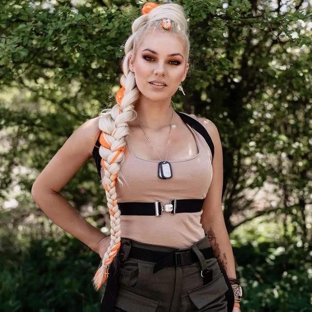 Głęboki dekolt gwiazdy disco polo! Sylwia Morcinek Weź nie pytaj - zaskakuje stylizacją w klubie!