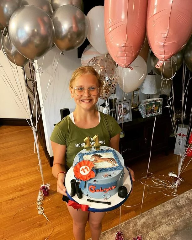 Magdalena Narożna (Piękni i Młodzi) świętuje urodziny córki! Gwiazda zorganizowała dla Niej wspaniałe przyjęcie z wielkim tortem i balonami! 