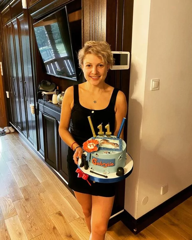 Magdalena Narożna (Piękni i Młodzi) świętuje urodziny córki! Gwiazda zorganizowała dla Niej wspaniałe przyjęcie z wielkim tortem i balonami! 