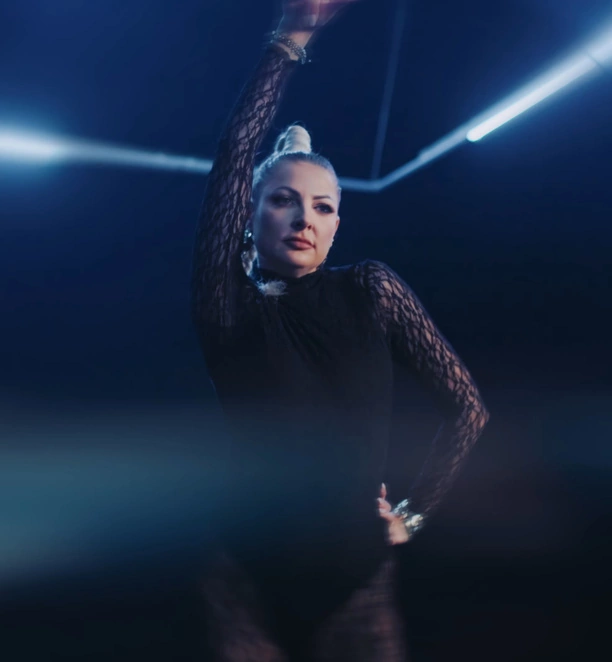 Magda Narożna mocno rozebrana w skórze i koronkach z ogromnym dekoltem! Zobacz HOT fotki! 