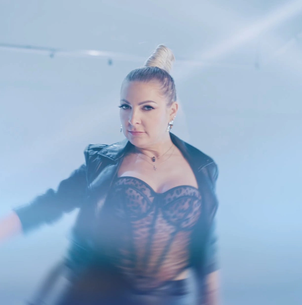 Magda Narożna mocno rozebrana w skórze i koronkach z ogromnym dekoltem! Zobacz HOT fotki! 