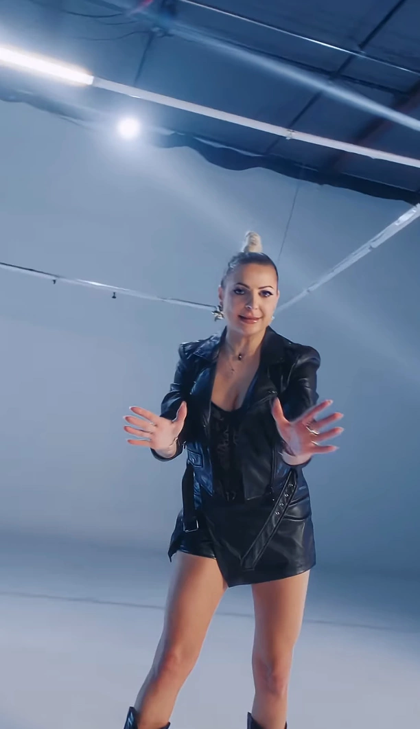 Magda Narożna mocno rozebrana w skórze i koronkach z ogromnym dekoltem! Zobacz HOT fotki! 