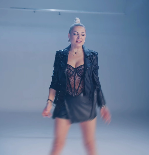 Magda Narożna mocno rozebrana w skórze i koronkach z ogromnym dekoltem! Zobacz HOT fotki! 