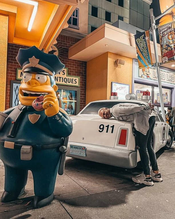 Znany gwiazdor disco polo zatrzymany w USA?! Wymowne zdjęcie Bartka Padyaska Dbomb zmroziło internet!