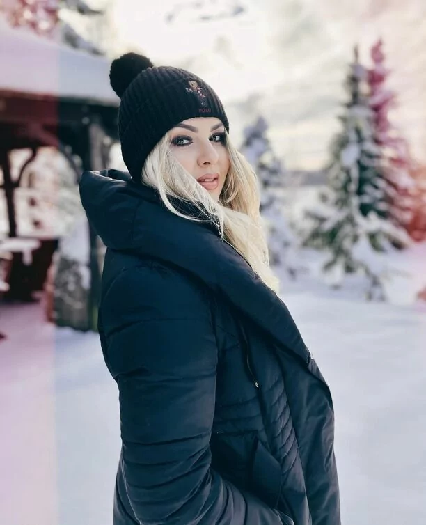 Paula z zespołu Top Girls dodała bardzo zmysłową fotografię. W roli głównej nogi ślicznej wokalistki!
