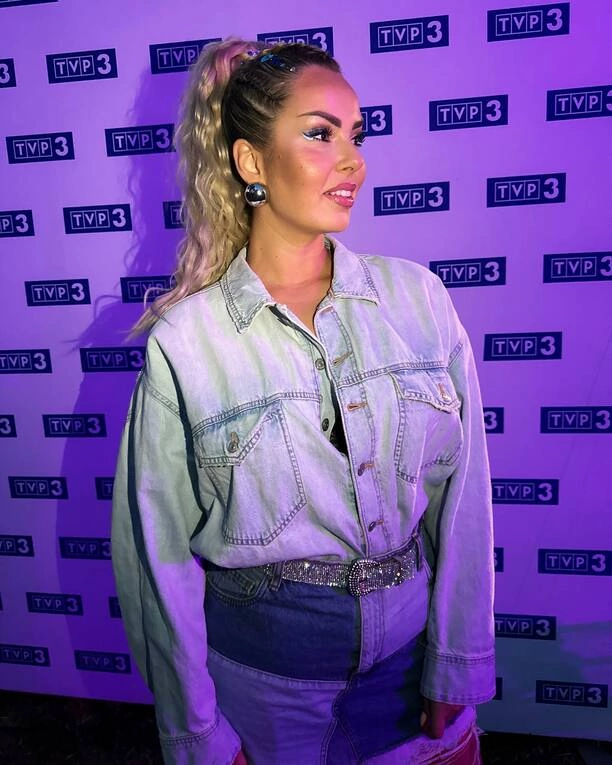 Zobaczcie jak Paula Karpowicz-Zimecka, najpiękniejsza wokalistka disco polo, zaskakuje w nowej stylizacji!