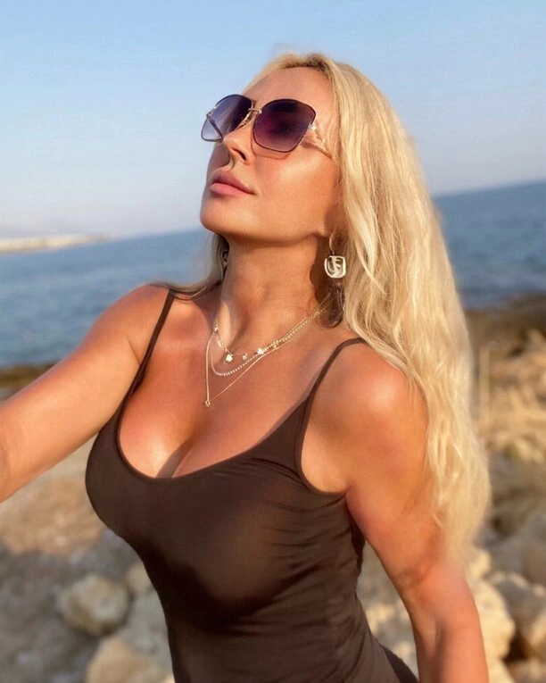 66-letnia Teresa Werner zachwyca fanów! Czy królowa śląskich szlagierów wygląda jak bogini?
