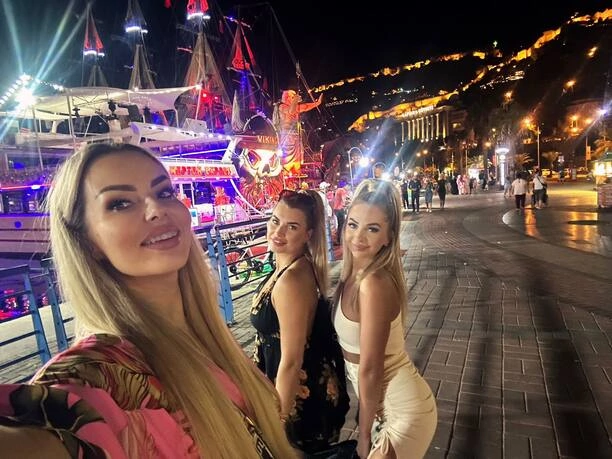 Paula Karpowicz-Zimecka w blasku tureckiego słońca - wakacyjne chwile gwiazdy disco polo

