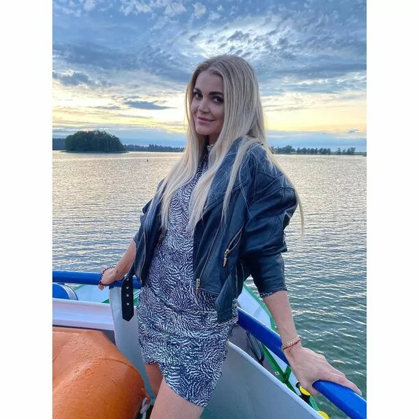 Niezwykła metamorfoza uwielbianej i niezwykle ponętnej gwiazdy disco polo! Fani jej nie poznali! 