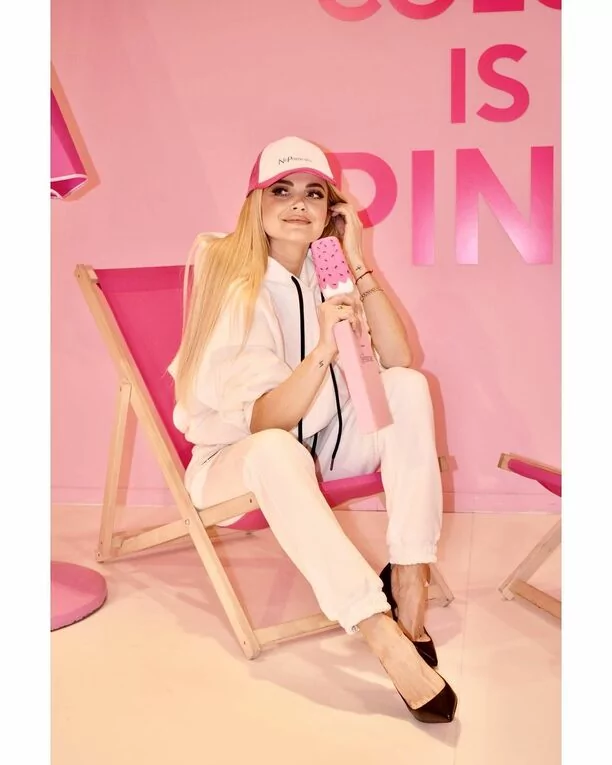 Niezwykła metamorfoza uwielbianej i niezwykle ponętnej gwiazdy disco polo! Fani jej nie poznali! 