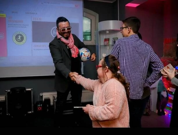 Wielkie serce Andre! Gwiazdor disco polo Andrzej Marcysiak odwiedził DPS Bielawki!