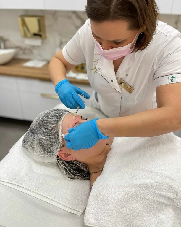 Magdalena Narożna zdecydowała się poprawić wygląd swojej skóry! Zabieg który wybrała działa według opisu cuda! 