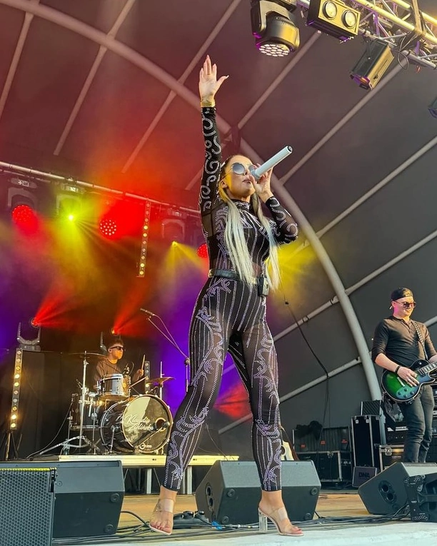 Klaudia Zielińska szokuje bielizną na scenie! Gwiazda założyła przezroczysty kombinezon! Wyglądała obłędnie?! 

