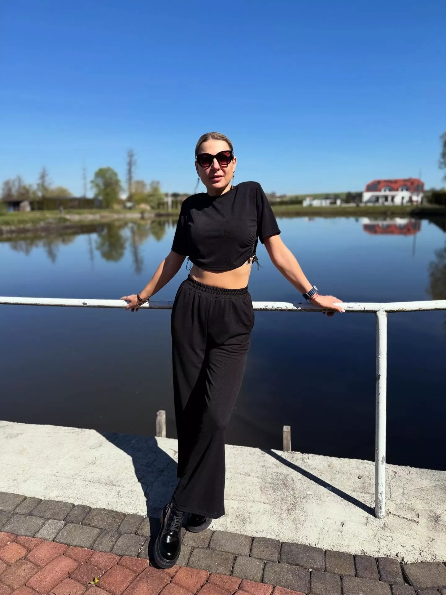 Gorąca petarda! Magda Narożna z Pięknych i Młodych odsłoniła brzuch i pochwaliła się formą