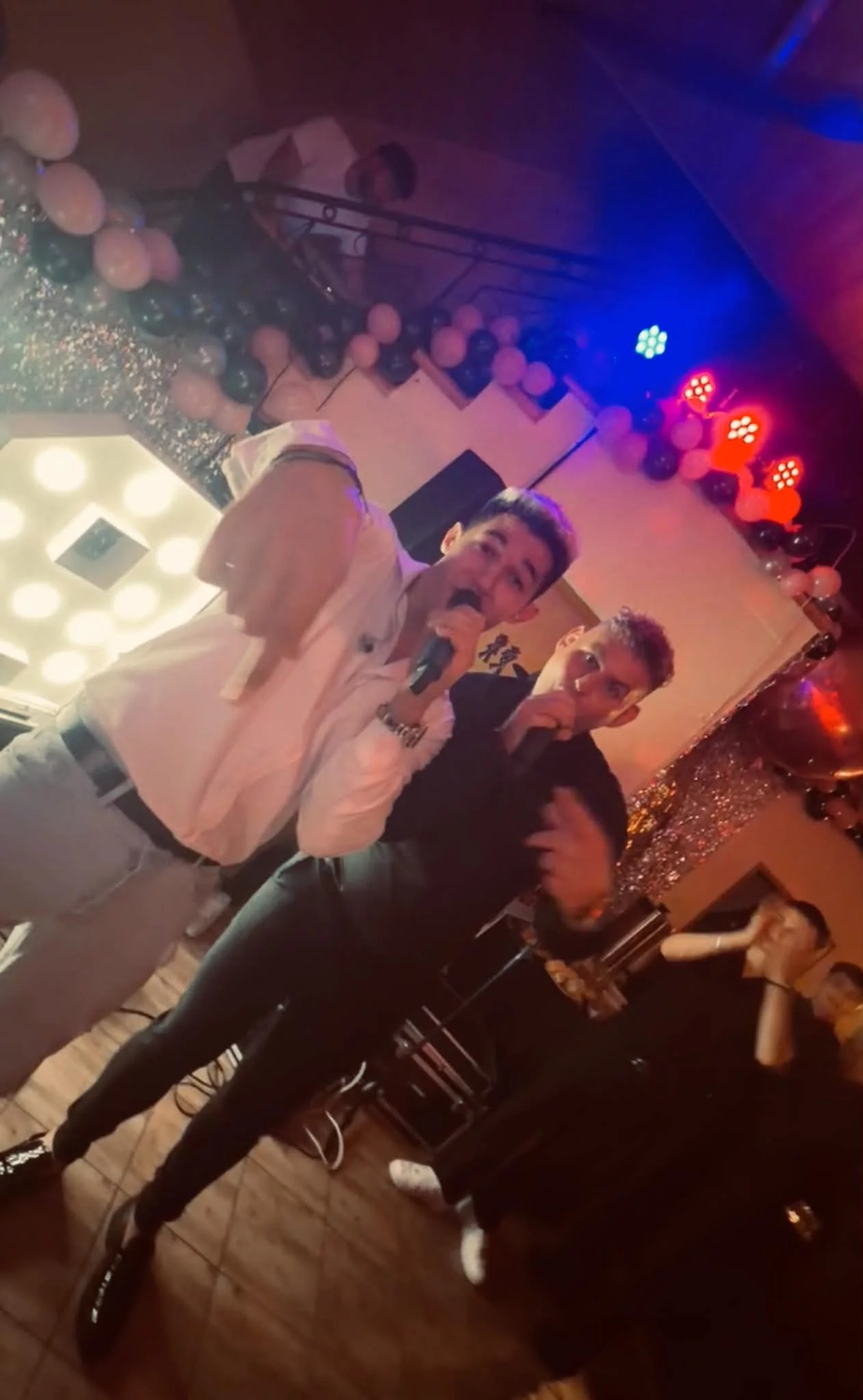 Nikola nie wierzyła własnym oczom! Discoboys i Michał Szymelfenig przyjechali na jej 18. urodziny