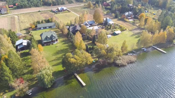 Paula Karpowicz - Topky pokazała swój dom! Śliczna gwiazda disco polo mieszka w drewnianej rezydencji nad jeziorem! [ZDJĘCIA]