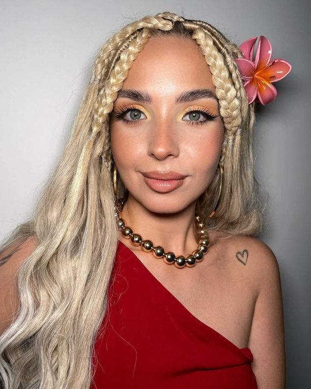 Wygląda jak gwiazda Hollywood?! Natalia Siemieniecka w makijażu Anny Żmojda! Gwiazda disco polo podbija sieć! 