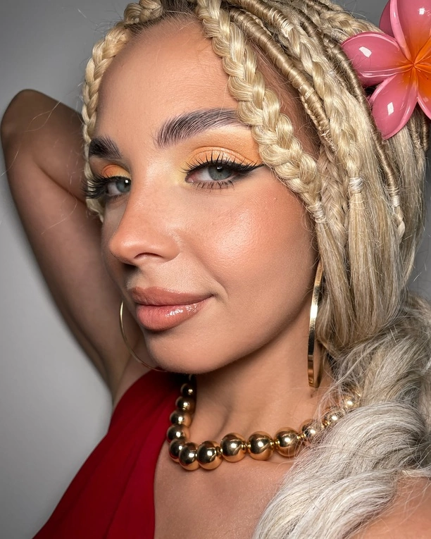 Wygląda jak gwiazda Hollywood?! Natalia Siemieniecka w makijażu Anny Żmojda! Gwiazda disco polo podbija sieć! 