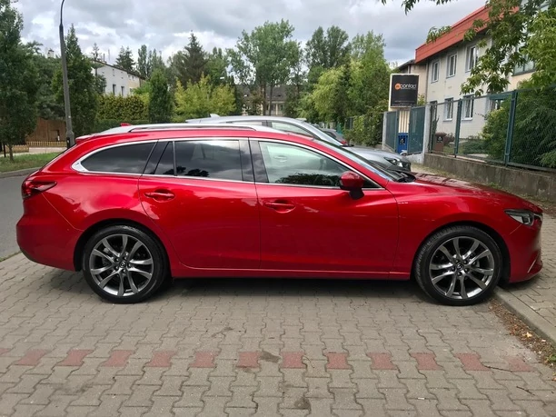 Skradziono auto znanemu producentowi disco polo! W środku było coś cennego! 