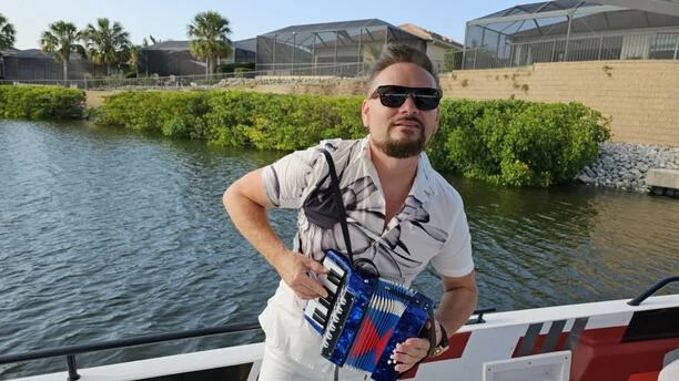 Teledysk disco polo prosto z USA! Valdi szykuje muzyczny sztos!