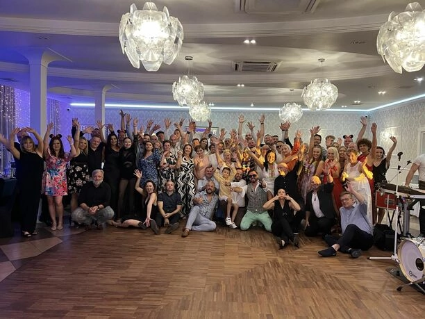 Nie ma sobie równych?! Andre - Mistrz Imprez Prywatnych: Urodziny, Wesela i Więcej!
