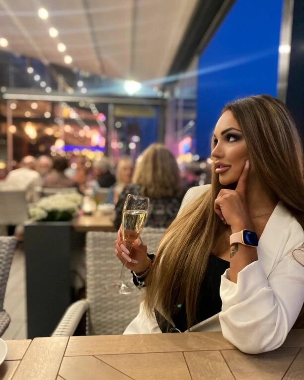 Śliczna wokalistka disco polo zachwyca długimi nogami w nowym reality show! To będzie telewizyjny hit tej jesieni?! 