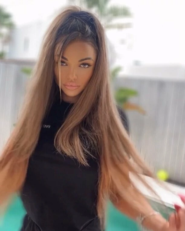 Śliczna wokalistka disco polo zachwyca długimi nogami w nowym reality show! To będzie telewizyjny hit tej jesieni?! 