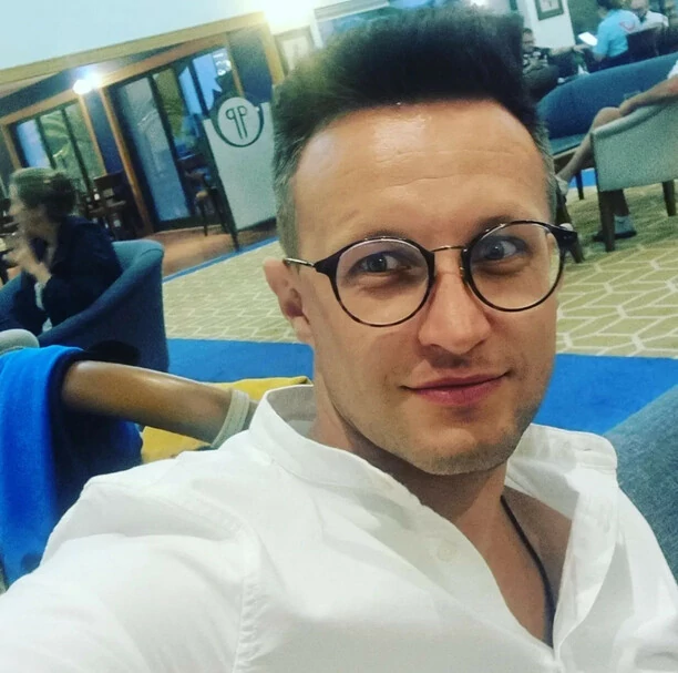 Kuba Urbański na rodzinnych wakacjach z Magdą Narożną?! Znany gwiazdor disco polo zachwycony ”Akumulatory naładowane ”