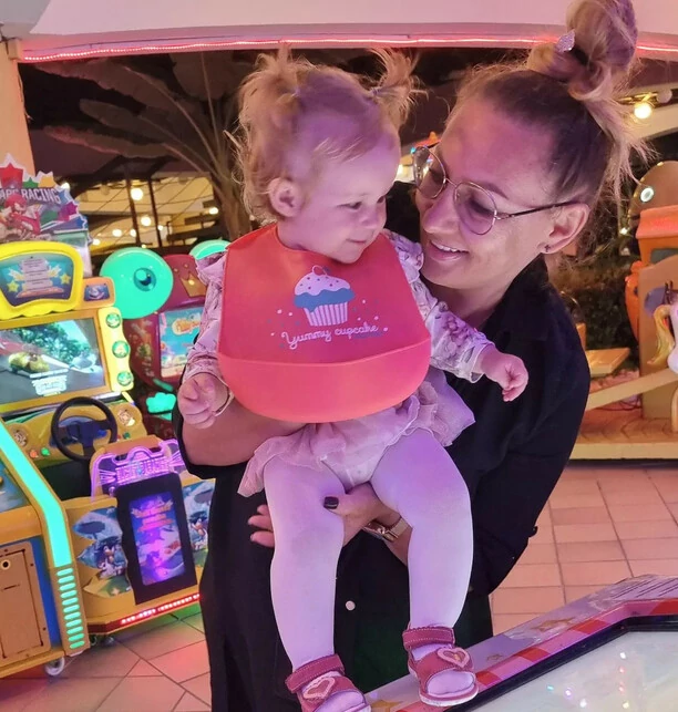 Kuba Urbański na rodzinnych wakacjach z Magdą Narożną?! Znany gwiazdor disco polo zachwycony ”Akumulatory naładowane ”