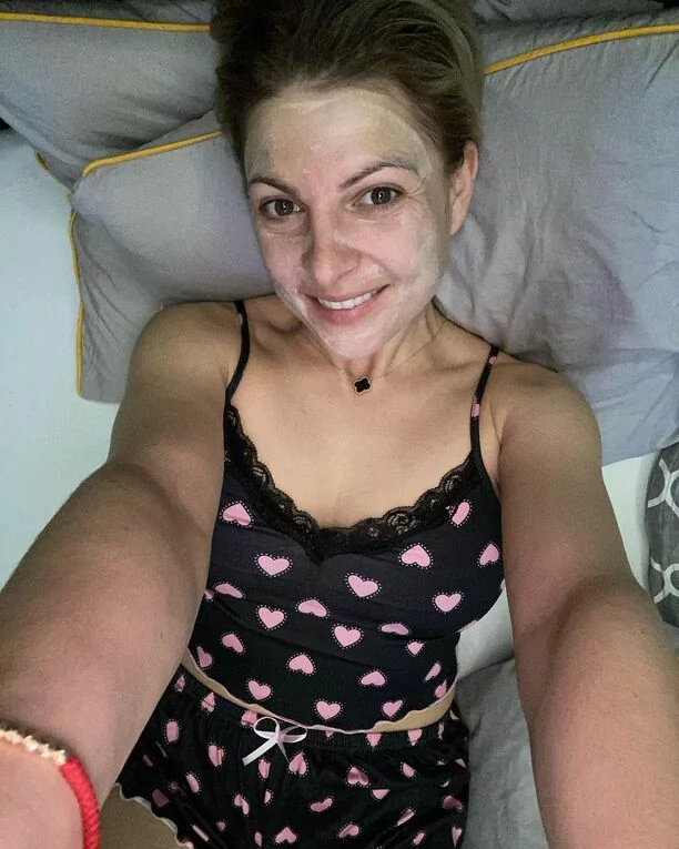 Odważnie! Magdalena Narożna wystąpiła w zmysłowej piżamce! Fanom opadły szczęki! 