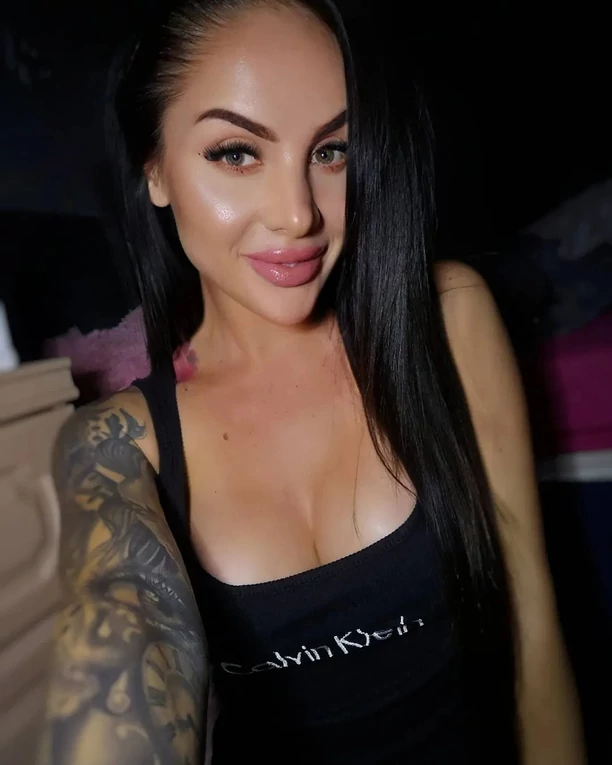 Gorący zdjęcia ponętnej wokalistki disco polo! Artystka odważnie odsłoniła kobiece walory! FOTO Fani zachwyceni! 