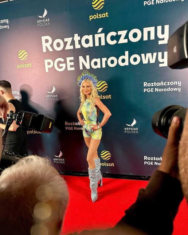 Elwira Mejk zachwyca oryginalną stylizacją na Roztańczonym PGE Narodowym! Zobacz jej niepowtarzalny sceniczny wizerunek!

