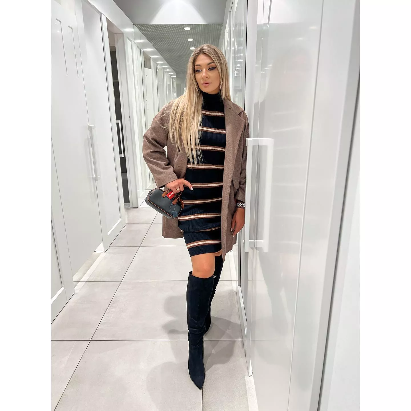 Gwiazda disco polo w zaskakującej, jesiennej stylizacji! Tak prezentuje się piękna Małgorzata Grabda poza domem! 