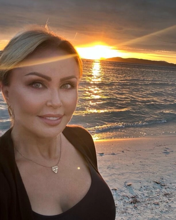 To jest prawdziwy sekret piękna?! Szokujący wygląd Teresy Werner: zmysłowy dekolt i młodzieńcza sylwetka gwiazdy! Internauci w szoku! 