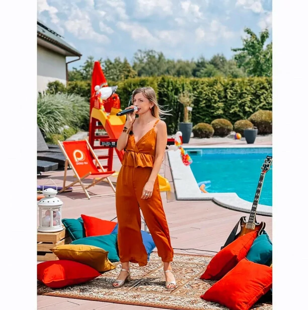 Znana wokalistka disco polo zachwyca płaskim i umięśnionym brzuchem! Takiej figury mogą pozazdrościć jej wszystkie rywalki?!