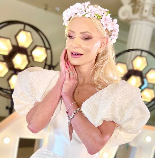 Elwira Mejk odsłoniła karty! Znana gwiazda disco polo zdradziła kulisy nowej produkcji! Szykuje się hit wszystkich wesel?! 