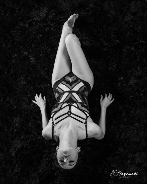 Angelika Żmijewska zaskakuje w seksownej sesji! GORĄCE zdjęcia