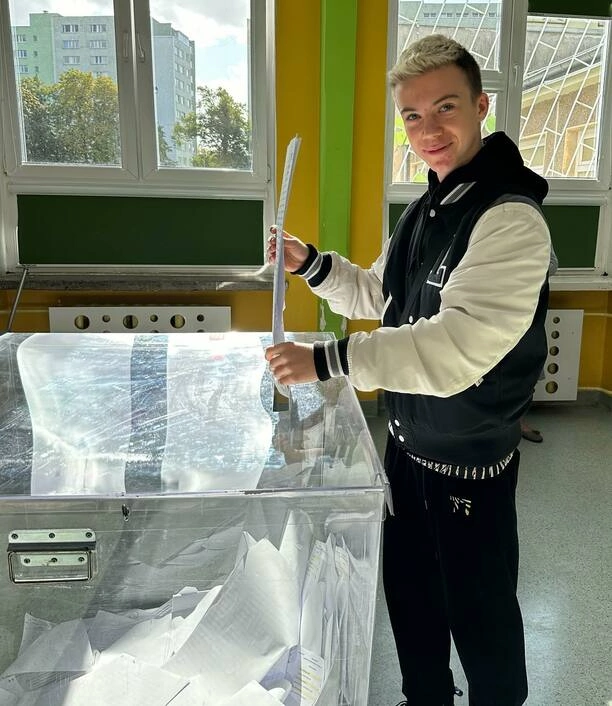 Gwiazdy disco polo na wyborach! Kto już oddał swój głos?!

