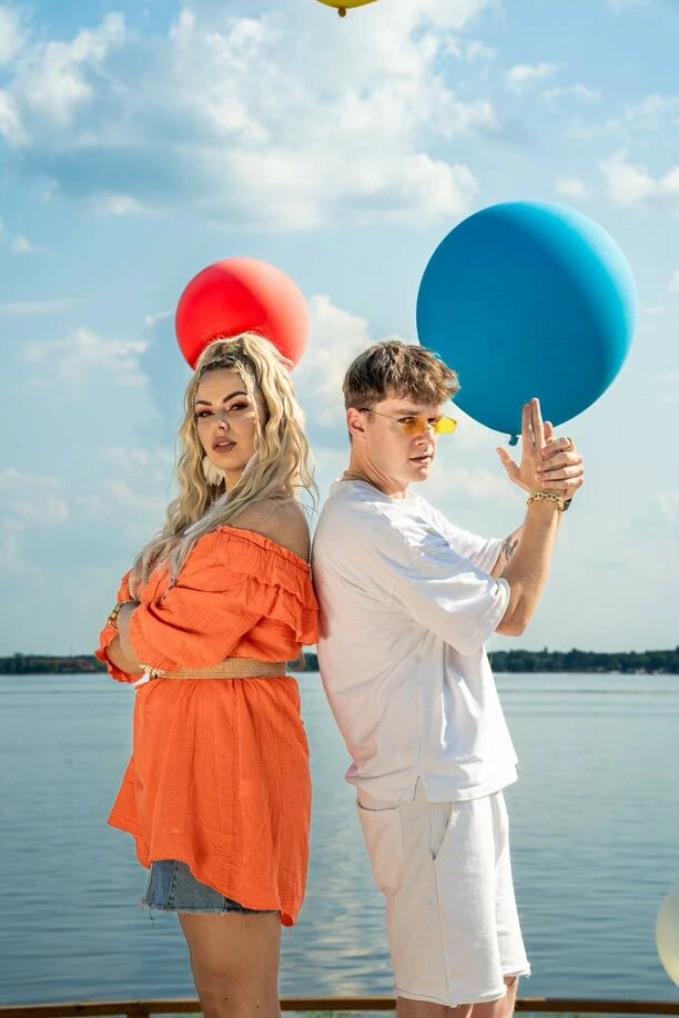 Produkcja tego lata?! Topky & Ronnie Ferrari - Zatańcz ze mną! Zobaczcie gorące zdjęcia!