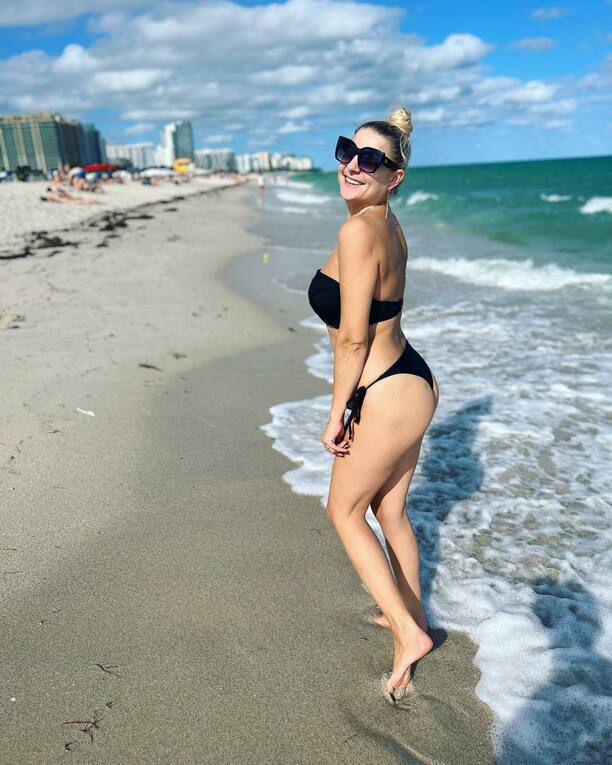 Plik Magda-Narozna---Bikini-Miami-1.jpg