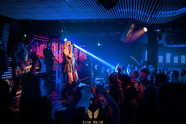 Magda Narożna jak milion dolarów! Zmysłowa stylizacja gwiazdy disco polo