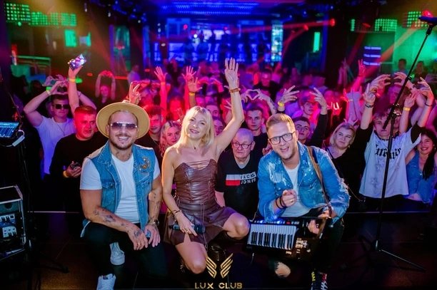 Magda Narożna jak milion dolarów! Zmysłowa stylizacja gwiazdy disco polo