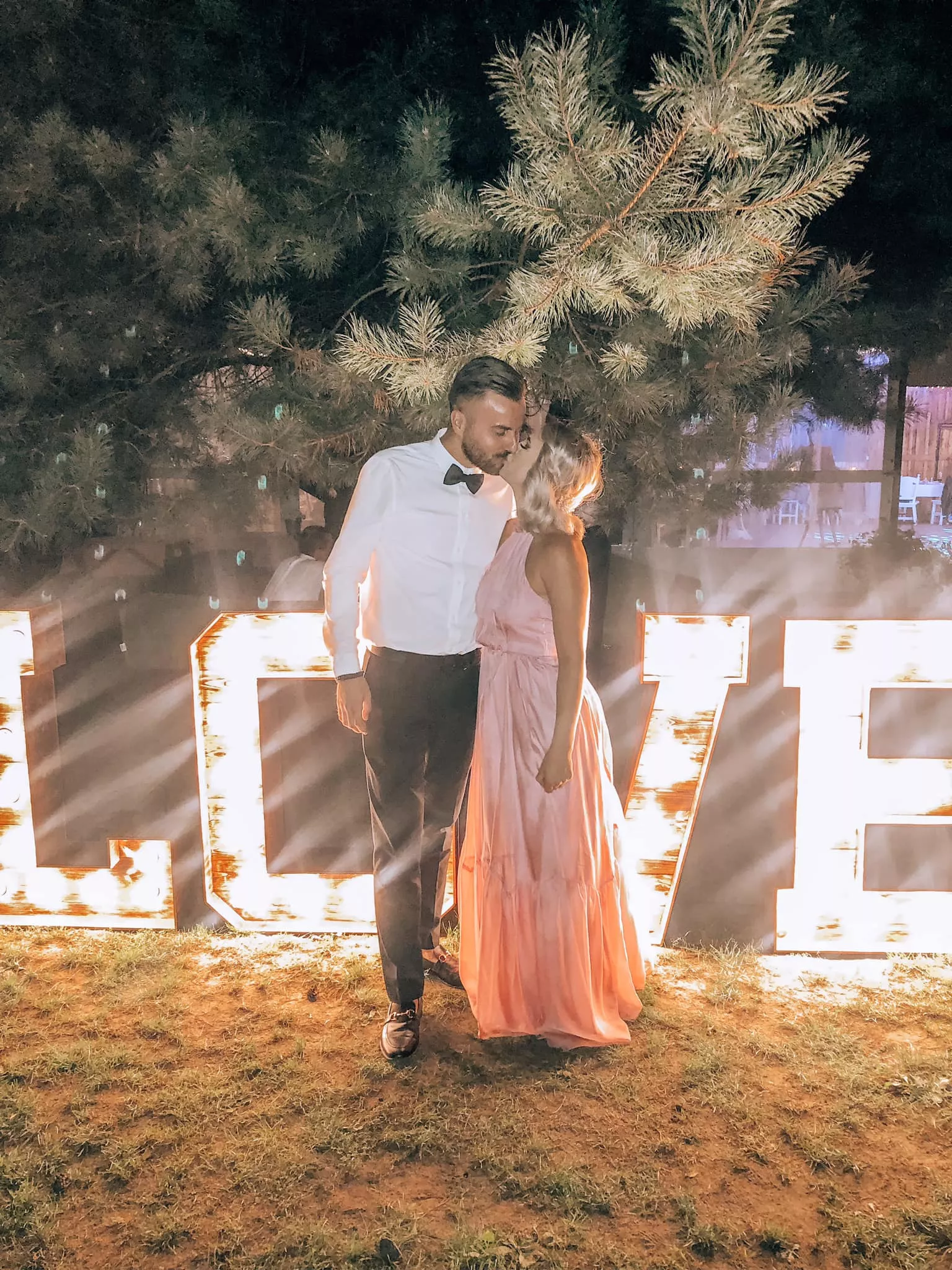 Przepiękna wokalistka disco polo zachwyca na weselu! Gwiazda pokazała się ze swoim ukochanym! ZDJĘCIA 