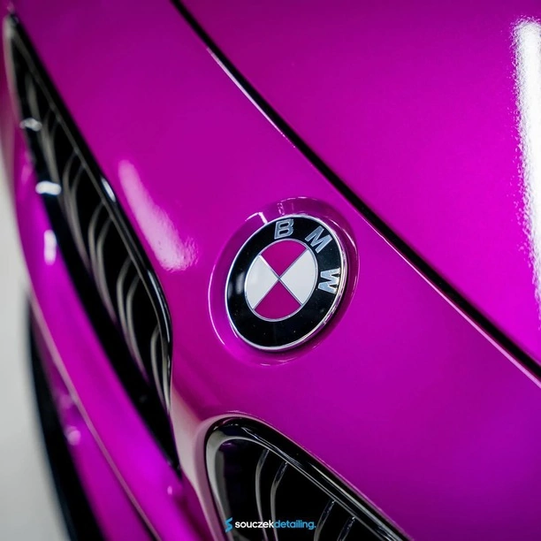 Co za fura! Skolim pochwalił się BMW i to w jakim kolorze! Wygląda przepięknie!