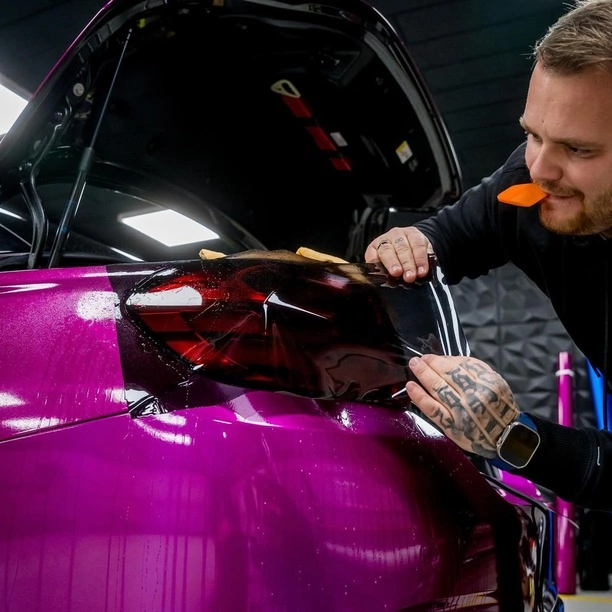 Co za fura! Skolim pochwalił się BMW i to w jakim kolorze! Wygląda przepięknie!