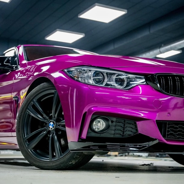 Co za fura! Skolim pochwalił się BMW i to w jakim kolorze! Wygląda przepięknie!