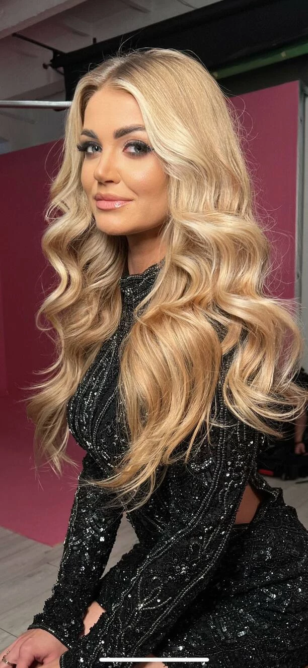 Znana wokalistka disco polo kusi w wannie pełnej piany! Gorące kadry gwiazd Topky podbijają internet! [ZDJĘCIA]