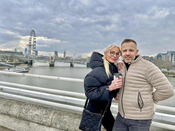 Znane małżeństwo disco polo podbija LONDYN! Artyści pokazali prywatne zdjęcia w sieci! Fani „na herbatce u samego KRÓLA„